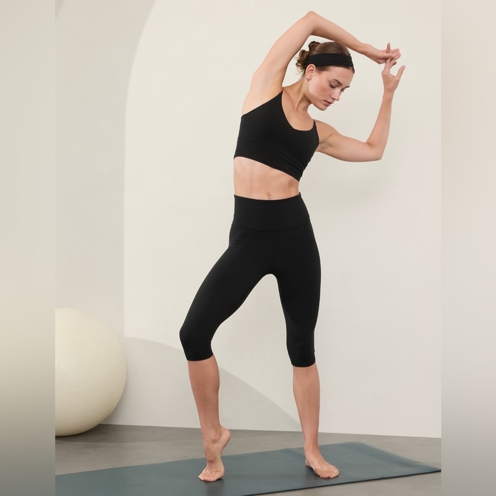 NWT Athleta Elation Crop Size XS/P